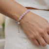 Zestaw biżuterii z kunzytu – naszyjnik i bransoletka handmade – zdjęcie produktu